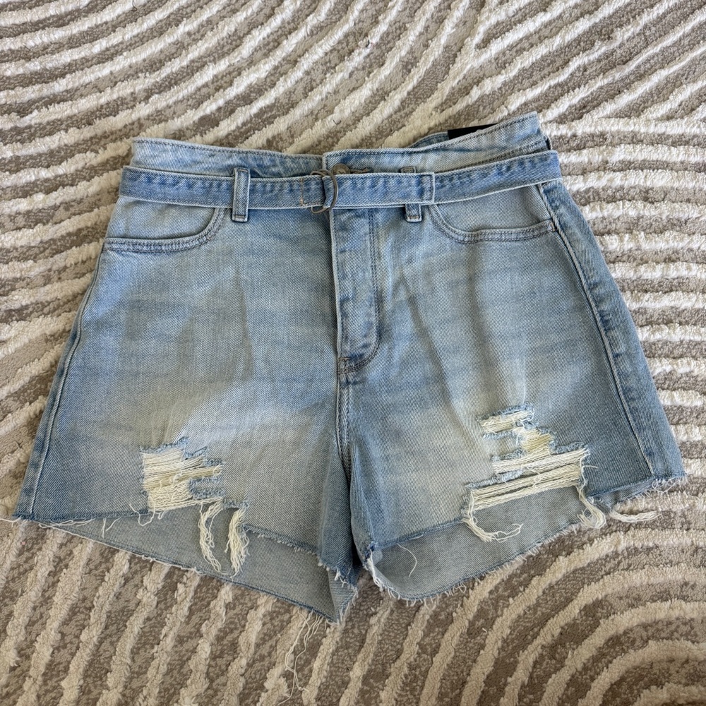 Hollister high rise mom short 3”